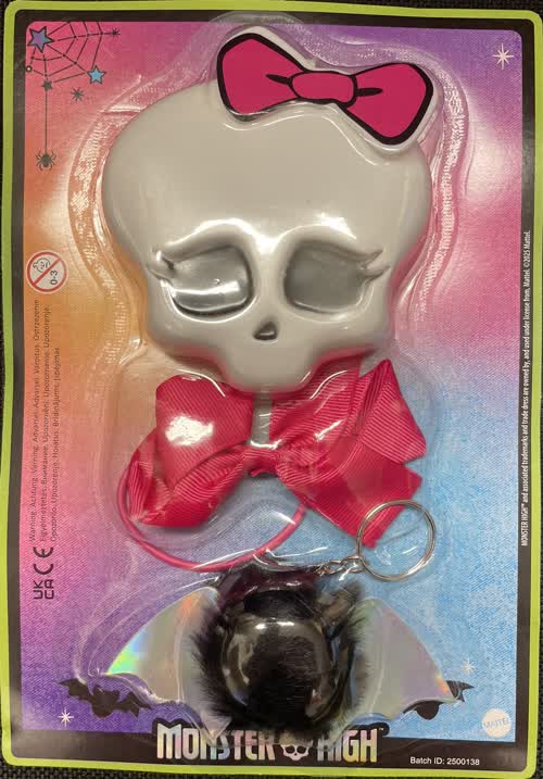 Hårstrykk, nøkkelring og Monster High-hode